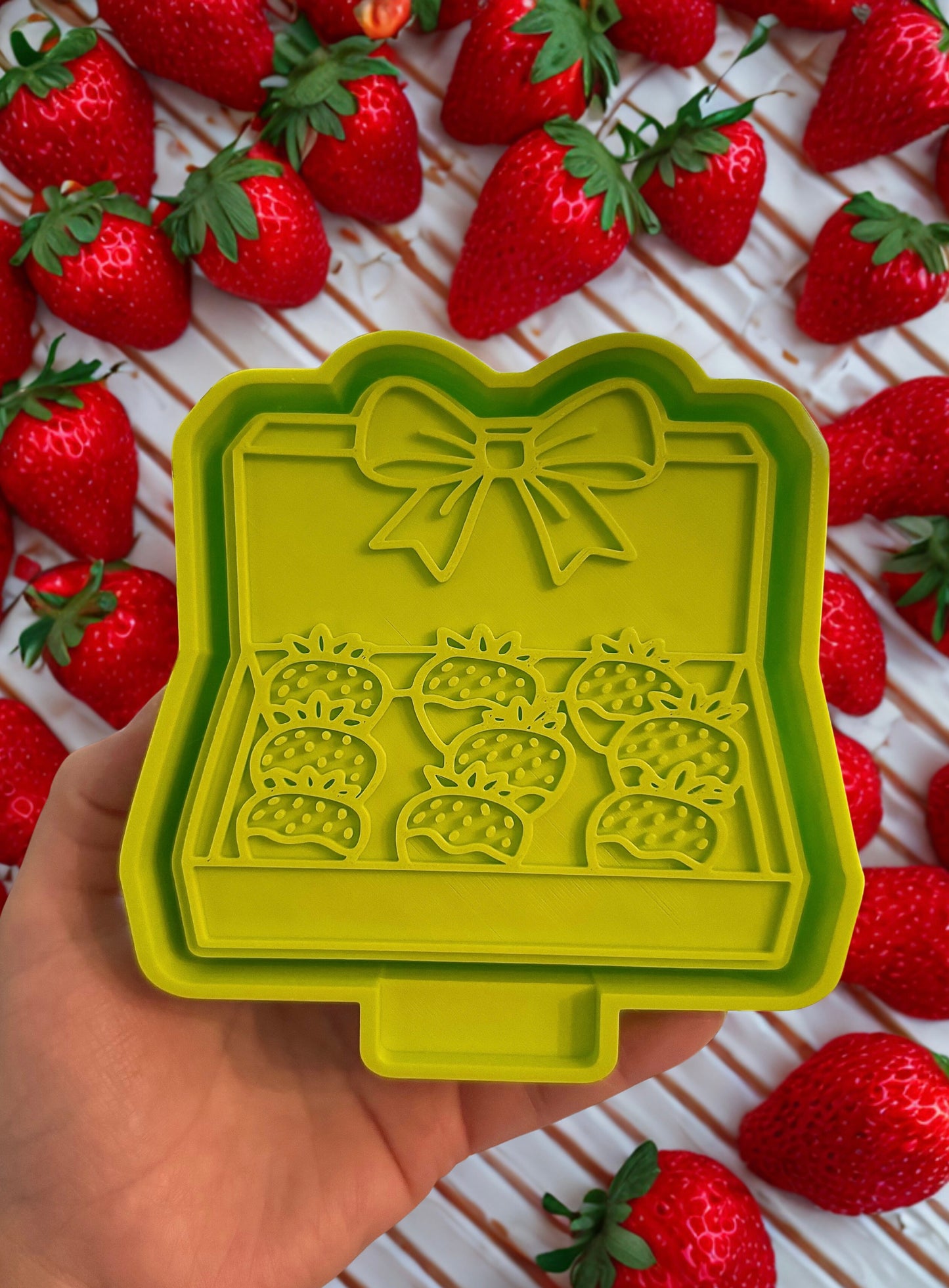 Chocolate covered strawberries box 