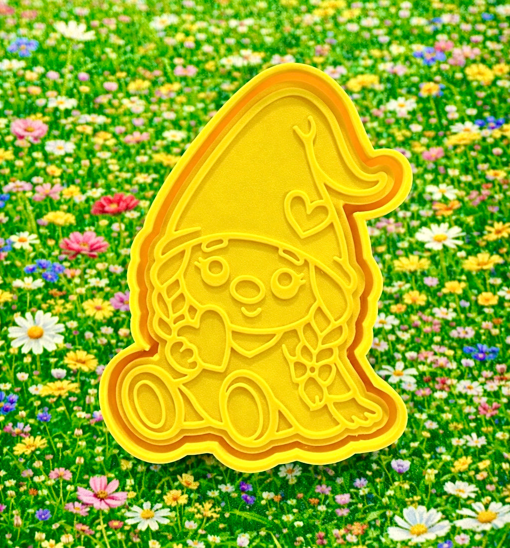 Girl gnome
