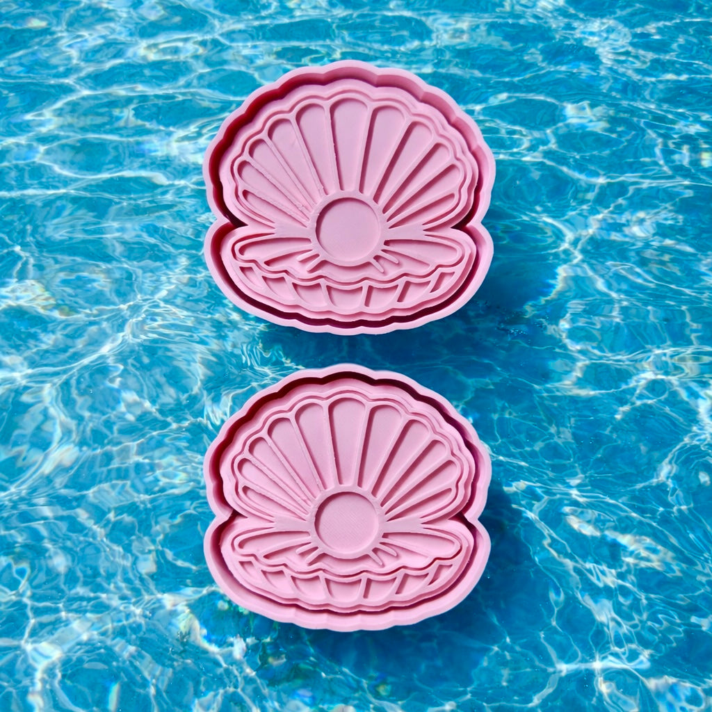 Clam shell vents