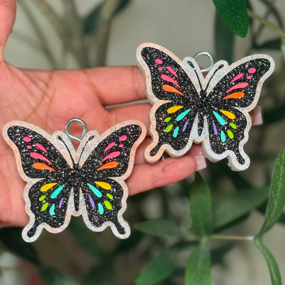Butterfly vent clips